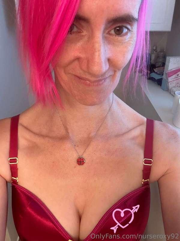 💖She is pierced, tatted, pink haired, a vixen, and size quee..