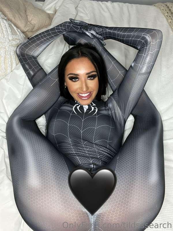 Some new spider cosplay with my new toys 😈😈
