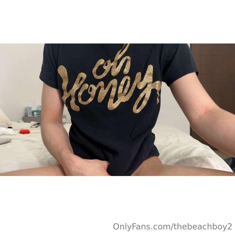 Im horny today, wonder why i shoot alot of cum? 🤔