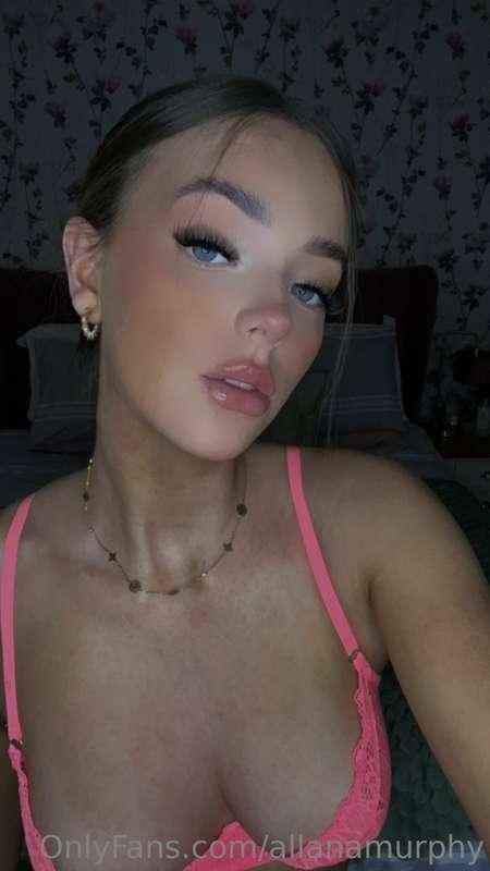 Who likes my new lips?🫦would look nicer around your🍆🫣