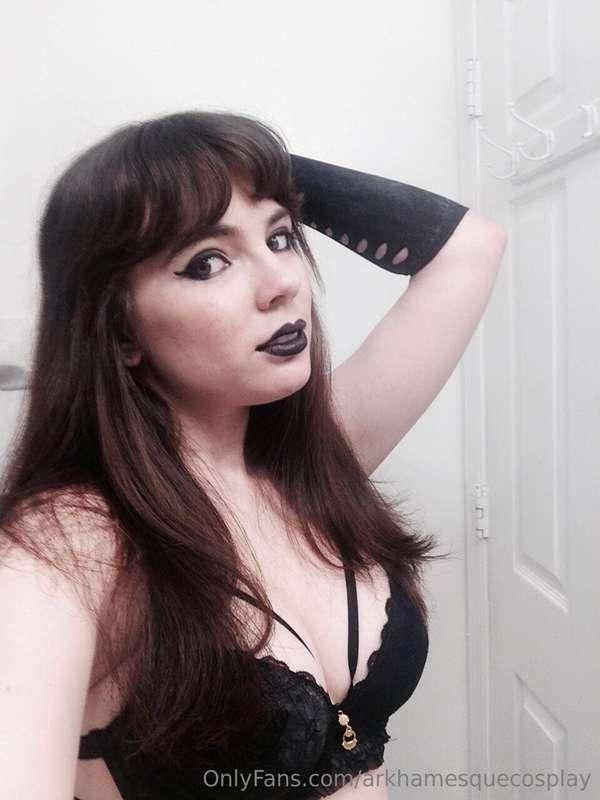 Found these from 2016! I was 19 here. I still have this bra ..
