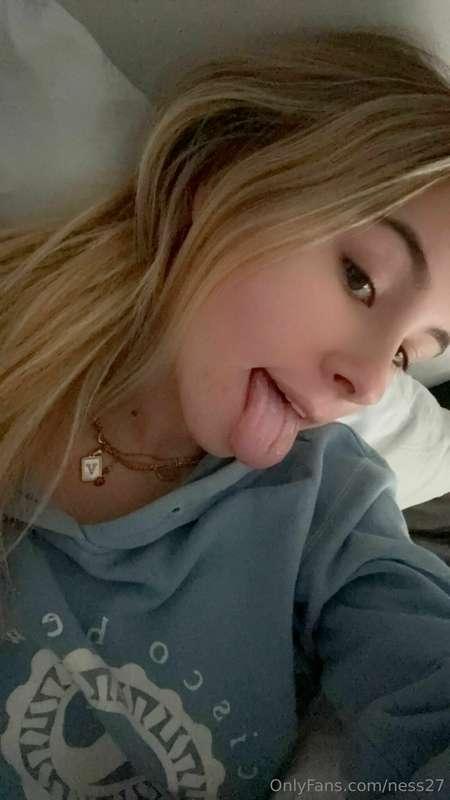 😝