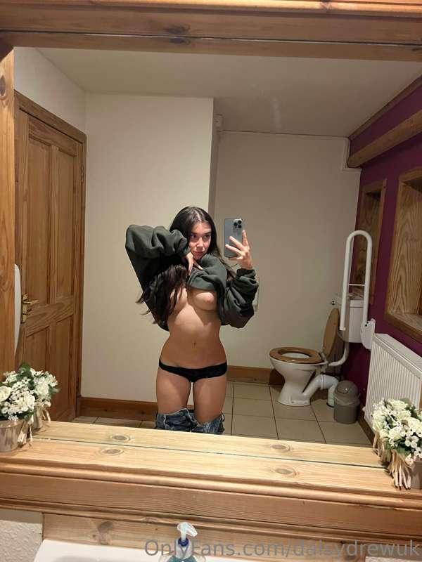 Sneaky pub bathroom nudes ✅