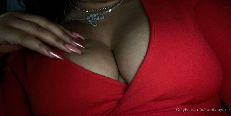 ## my favorite color is red ❤️🖍💌 what’s yours? ⬇️⬇️