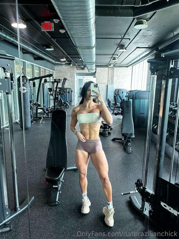 Show off your gains on my VIP page @datbrazil 💪🏻