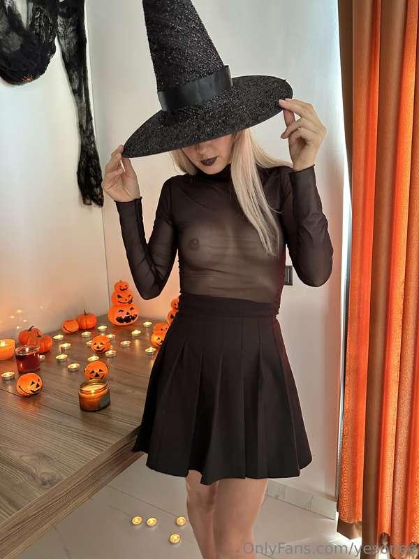 It was great Halloween Night this year🎃 What outfit you like..