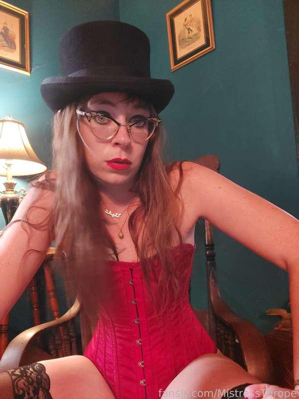 mistressthrope image #0