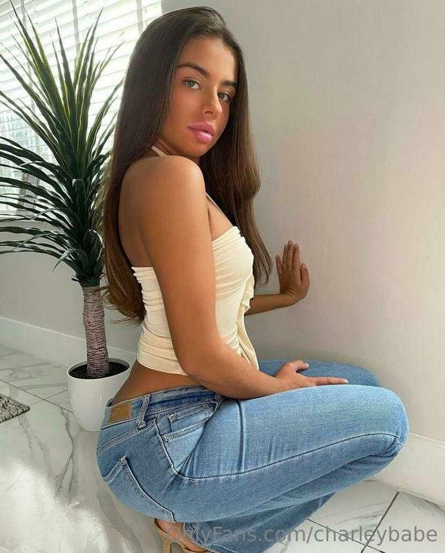 shes waiting for you.... 

https://onlyfans.com/aylahudsonx