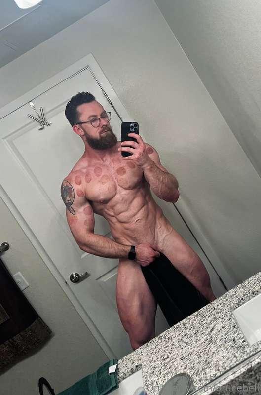Hellooooo and WOOD MORNING sexy people! I’m about to jump on..