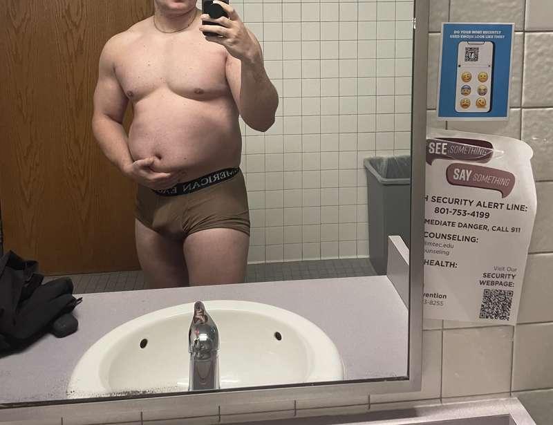 Some extra pics in underwear 