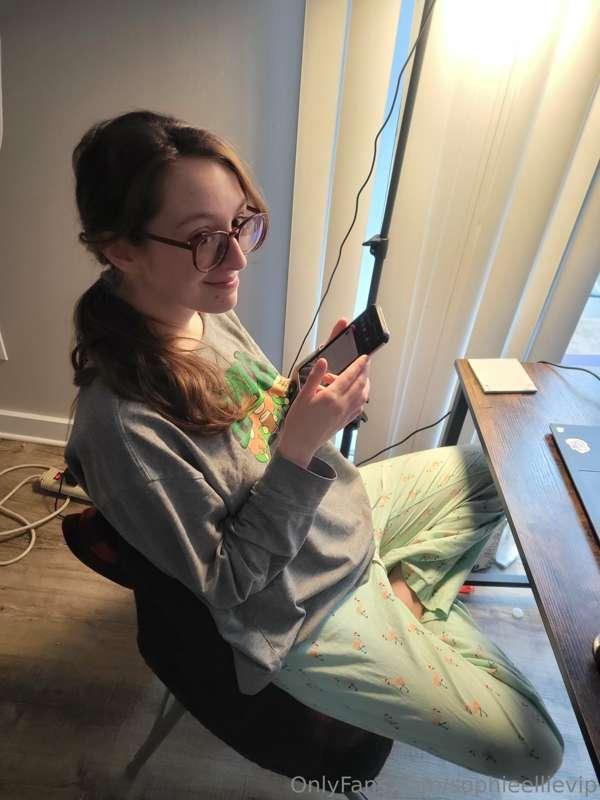 Surprise!!! I got a new table and chair!!
