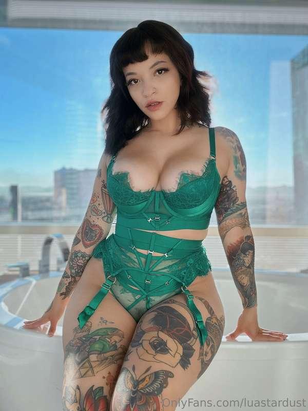 The Vegas photo sets are back 🥰 starting with this spicy lit..