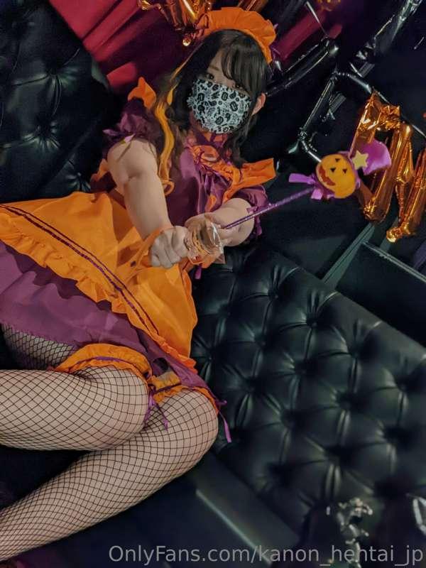 ハロウィン3日目！

網タイツって見てえっち履いてえっち破いてえっち
の三拍子でえっちですよね！

Day 3 of H..
