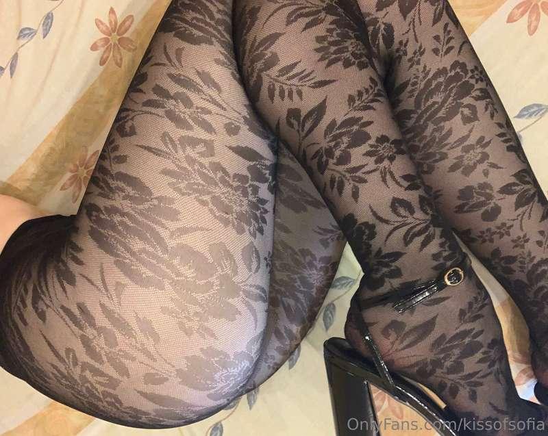 Just laying here waiting for something 🙈✨