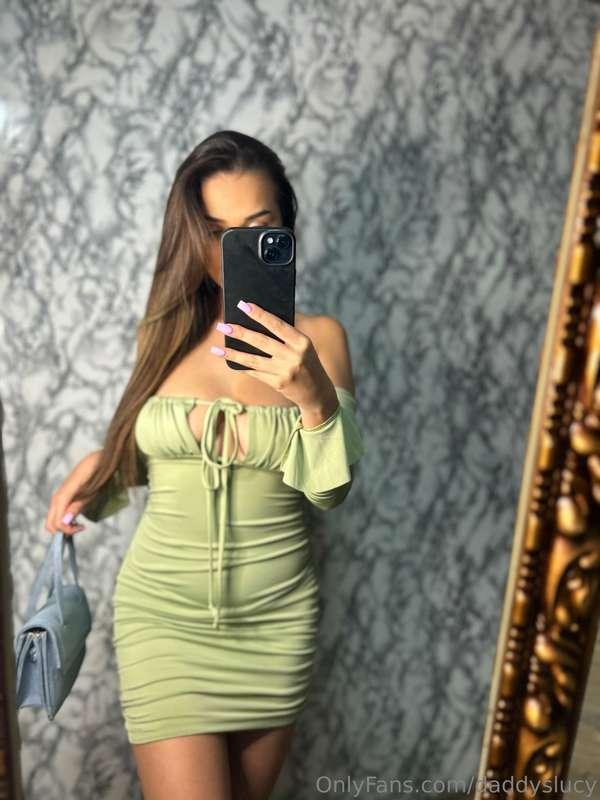## I'm liking green lately, does it look good on me? 🙈💖