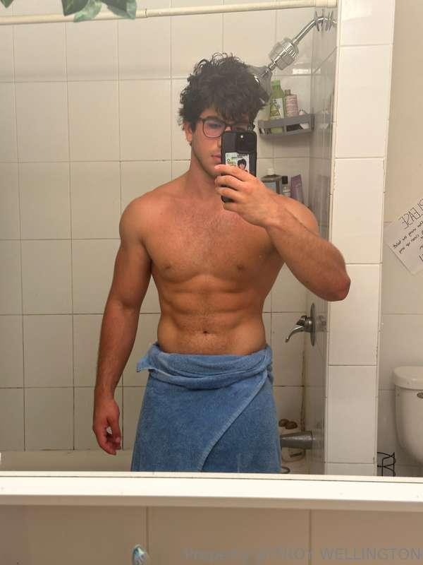 lets enjoy some time together in the DM's 😉