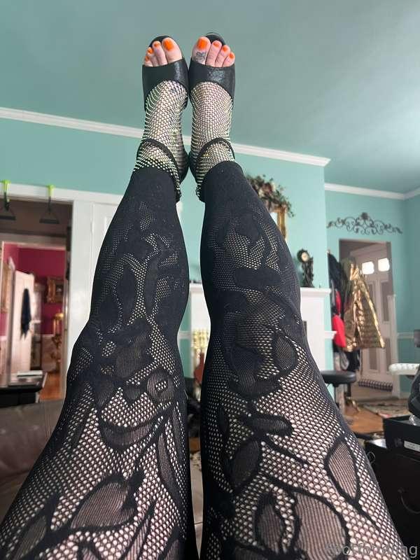 footfondling image #0