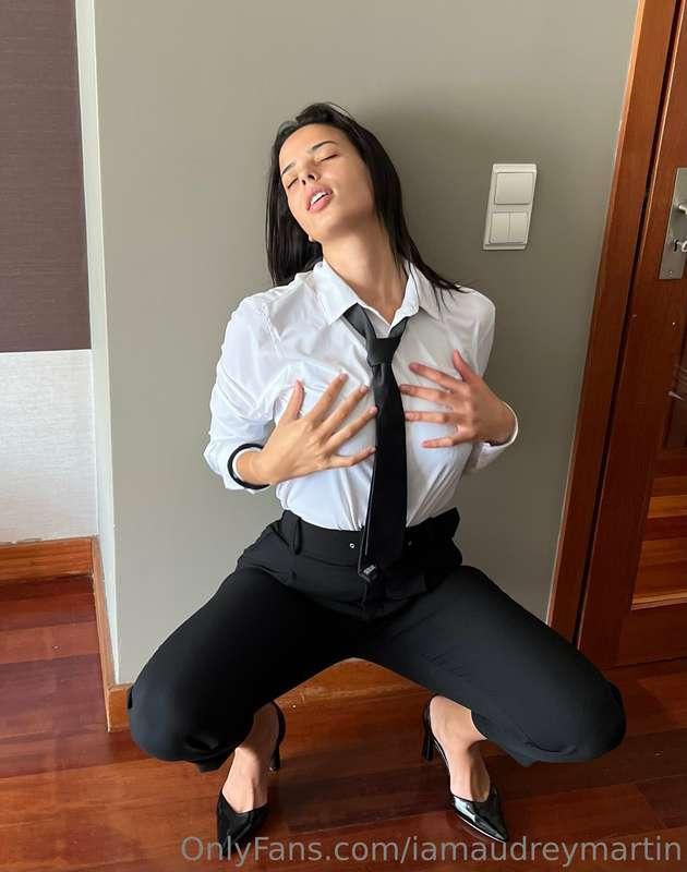 Io nel tuo ufficio….Riusciresti a lavorare?😋

Me in your off..