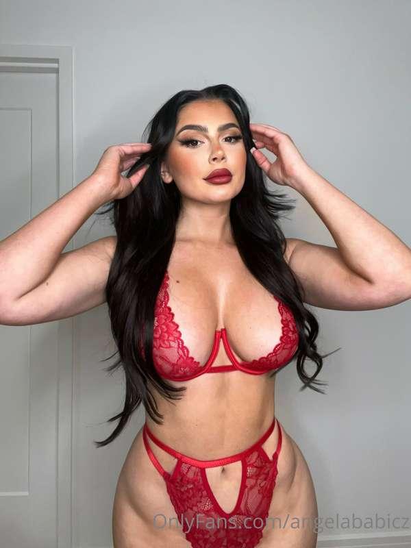 V-Day around the corner 💝 now’s the time to get my attention..
