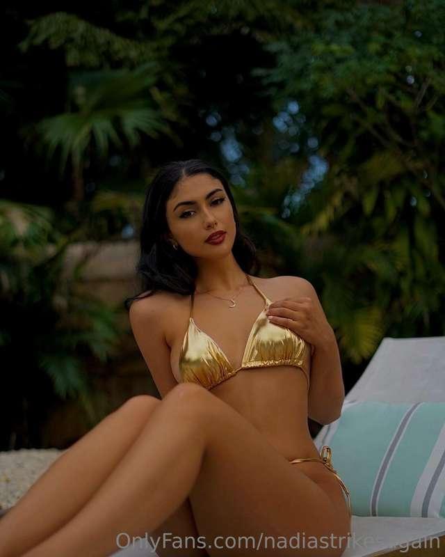 Stress less and swim more 😉💛