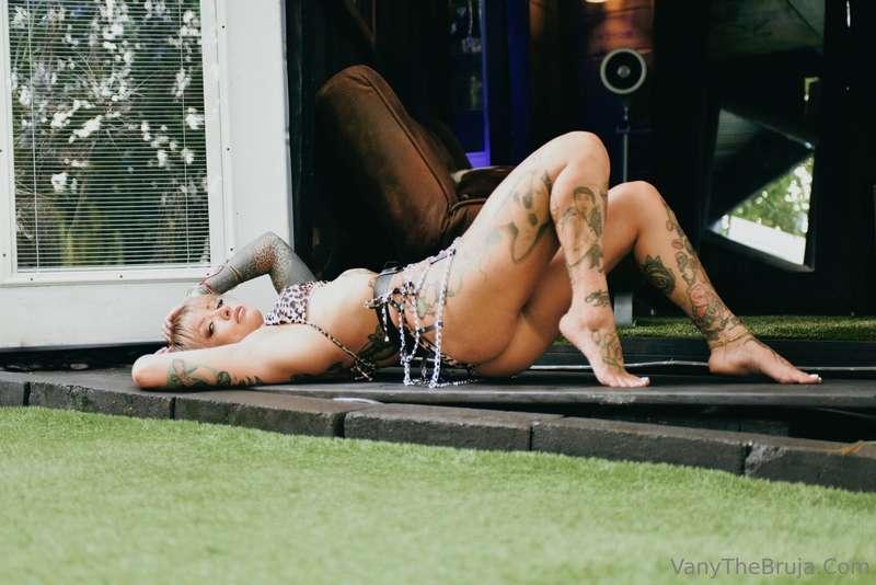 Do you want me to make you an exxxclusive video? DM ME🔥