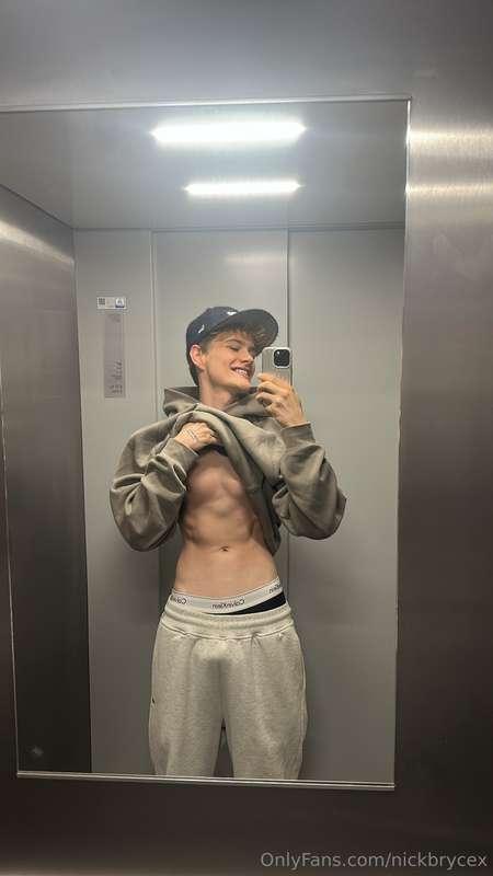 nickbrycex image #0