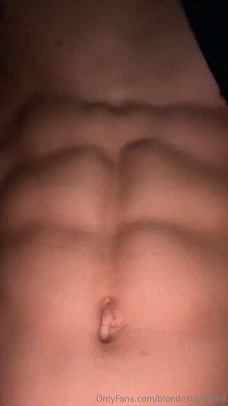 What do u think of my bod😋👀