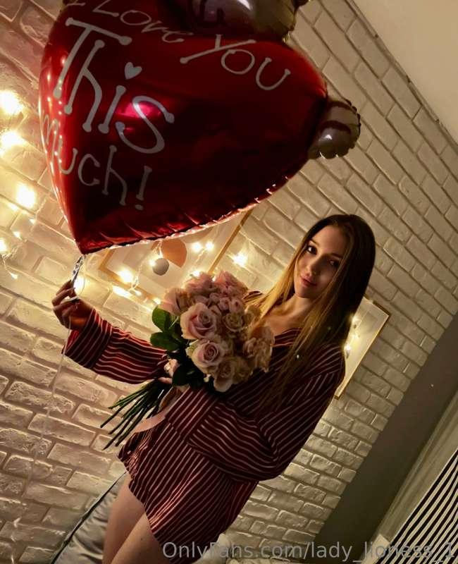 Happy March 8 💐