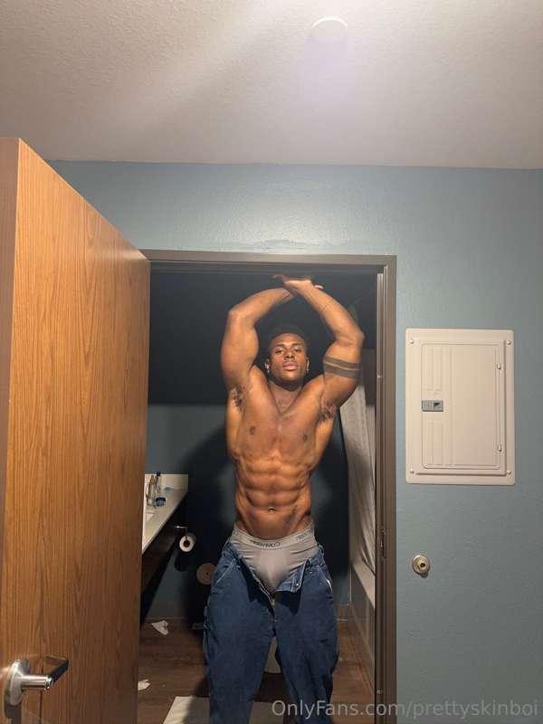 I need a distraction… think you can handle me? 😏