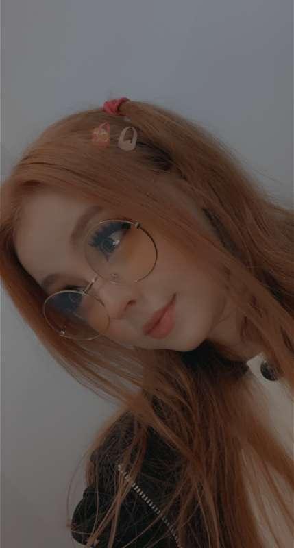 New hair and makeup ! 