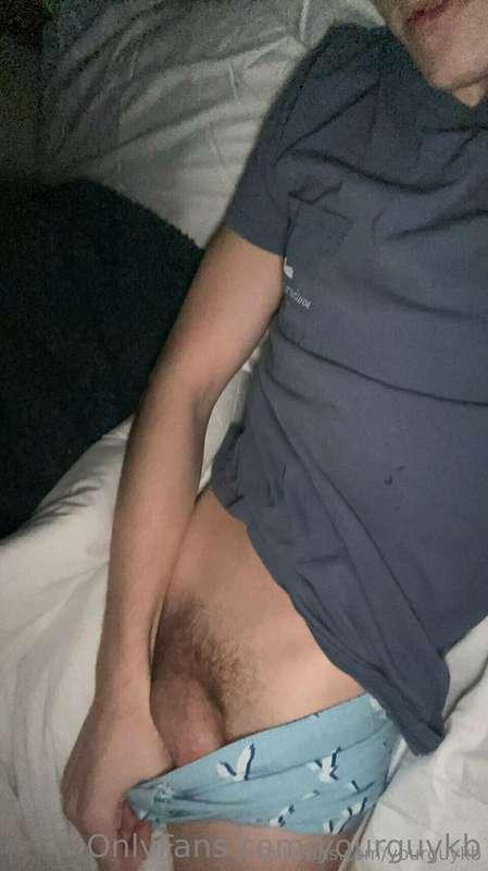 someone cuddle me i'm lonely