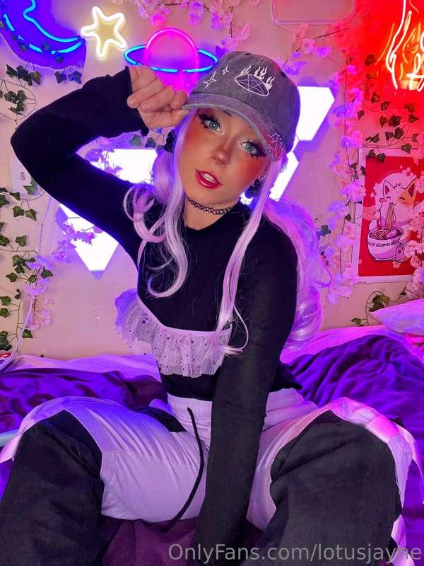 just wanted to show off my cool pants and hat cx