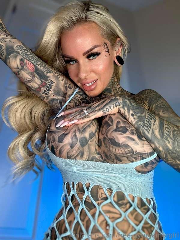 Do you love my tatted tits ?💙