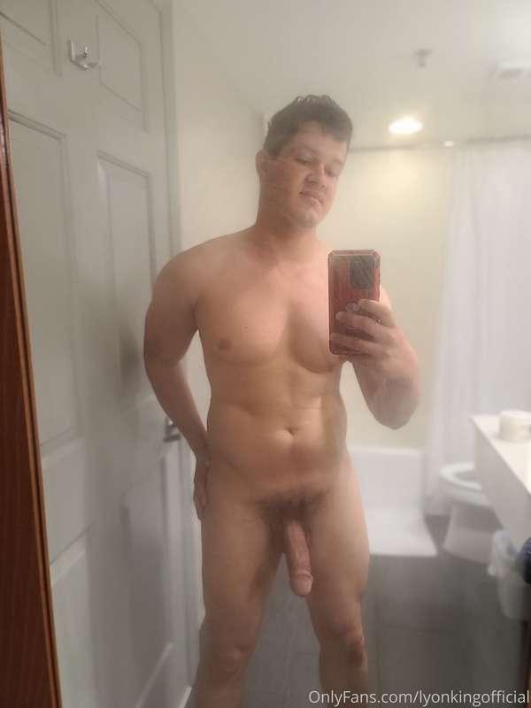 Bathroom Vibes 🧖‍♂️
