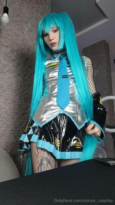 Miku-chan reporting for very naughty duty… 💙🎀Do you like my ..