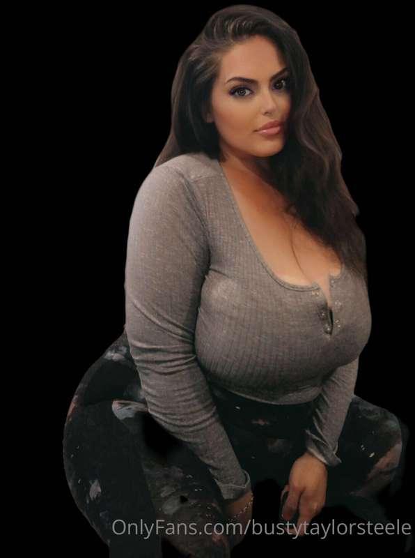 Uploaded a couple pics over on the VIP page 🙂
www.onlyfans.c..