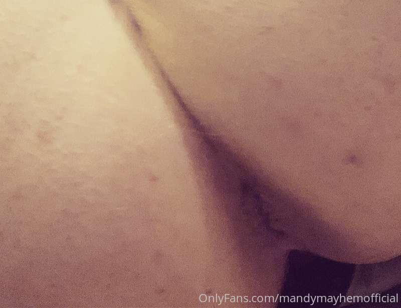 This tight ass will make you shake when you enter me. 🍆🥵🍑