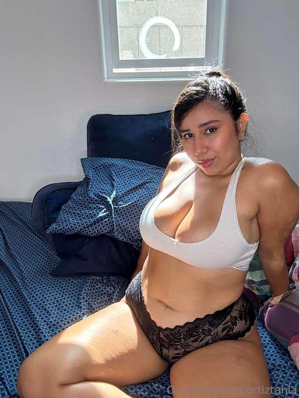 a bed this big should be shared…dont you think?😏