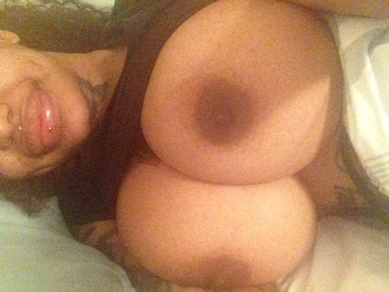 Tit selfie