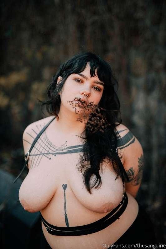 floral gratification

shot by @ thebookofdamien