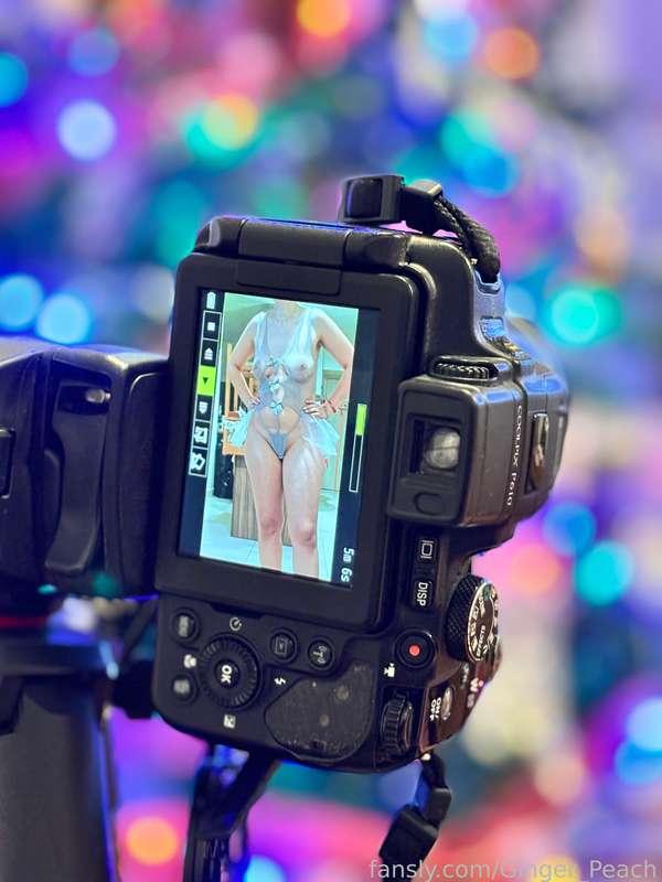 Happy Holidays! 🎉 
~
#fy #fyp #body #sexy #tits #boobs #transparent #camera #pretty #cute #girl #natural #christmas
