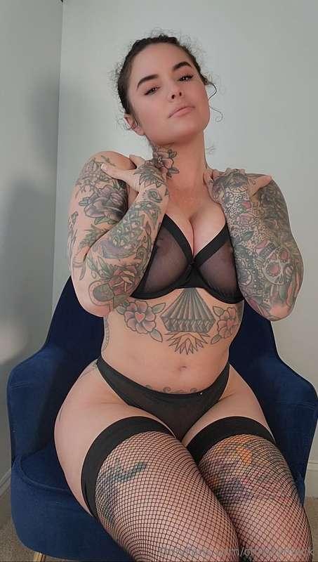 Sunday Funday in full effect! 🖤