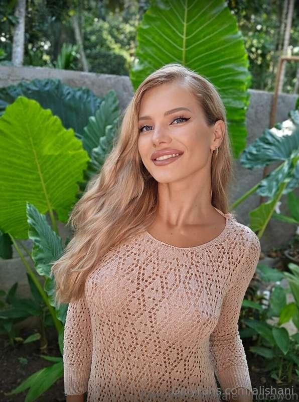 Don't scroll, get what you want here for FREE😈@alexandrawon ..