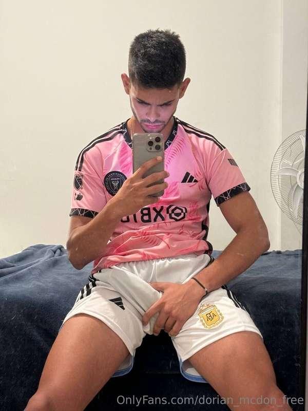 Curious straight guy crossing the line 🤫 FREE ‼️ https://onl..