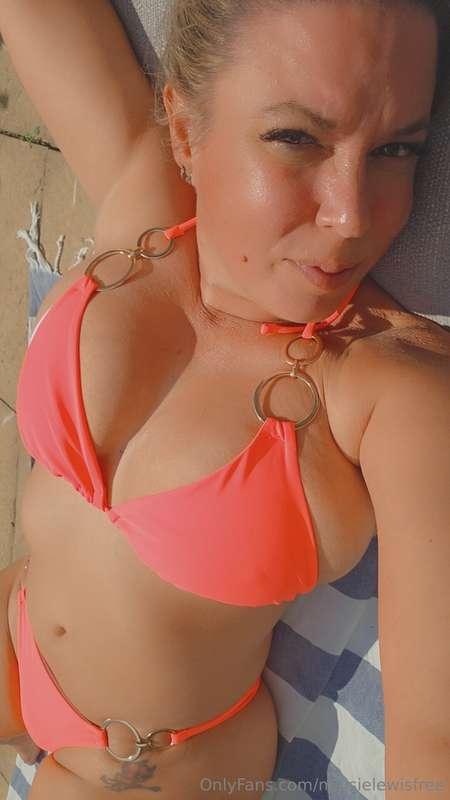 Sun kissed, do you want to kiss something else? 😈