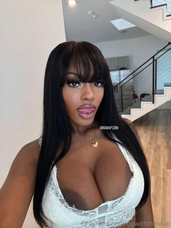 Guess my bra size 😫