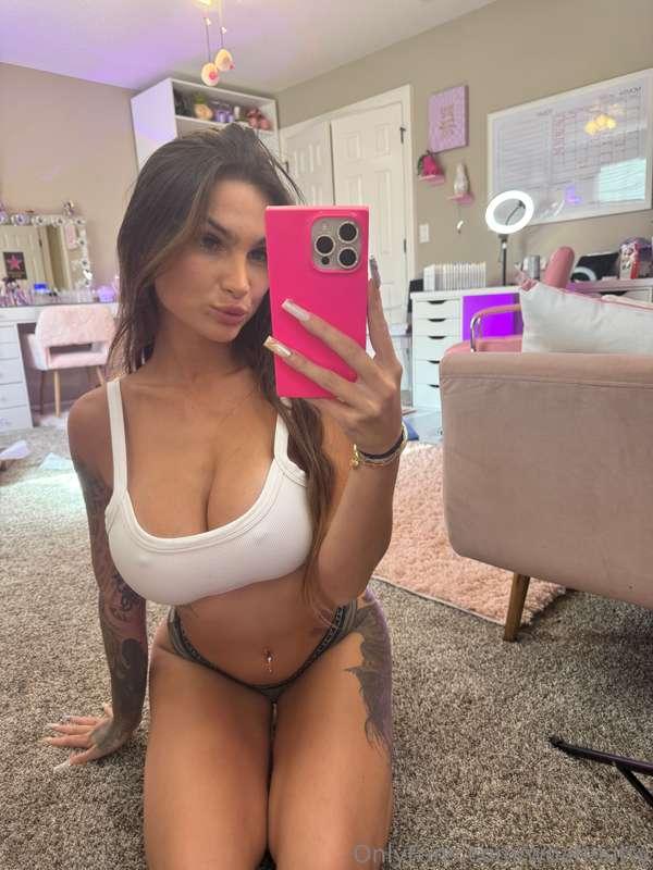 Just say the words and i’ll take these panties off 😈