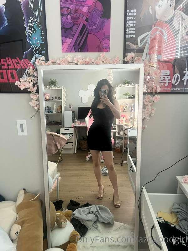 Some pics of me in a dress ❤️