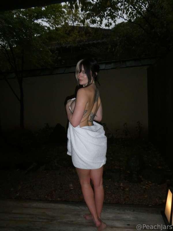 “this onsen photoset changed who I am as a man” -Bill Clinto..