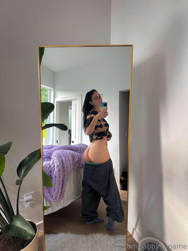 It’s feeling extra juicy this morning 🍑 what do you think?